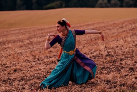 Bild zum Theaterstück Natya Priya - Klassischer Indischer Tanz mit Live-Musik